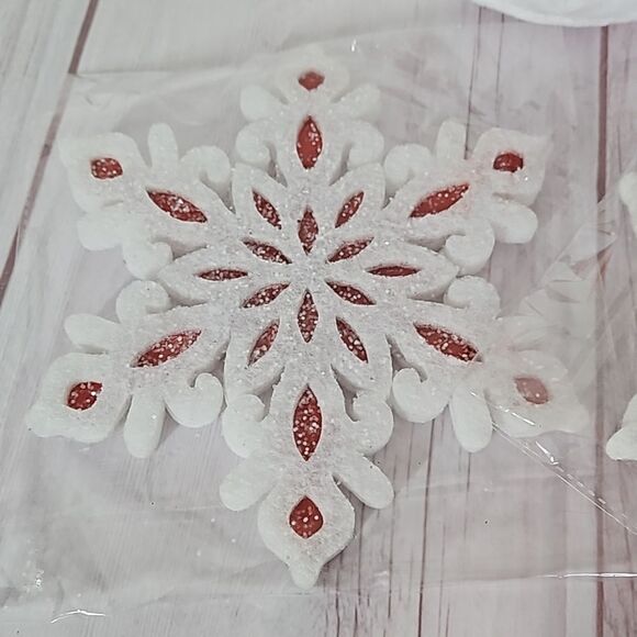 Winter Wreath Kit - Picture 2 of 5